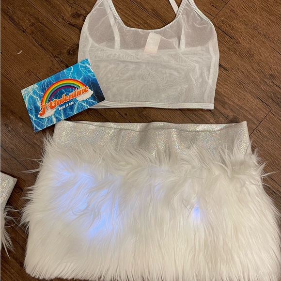 White skirt with Light - Picture 4 of 4